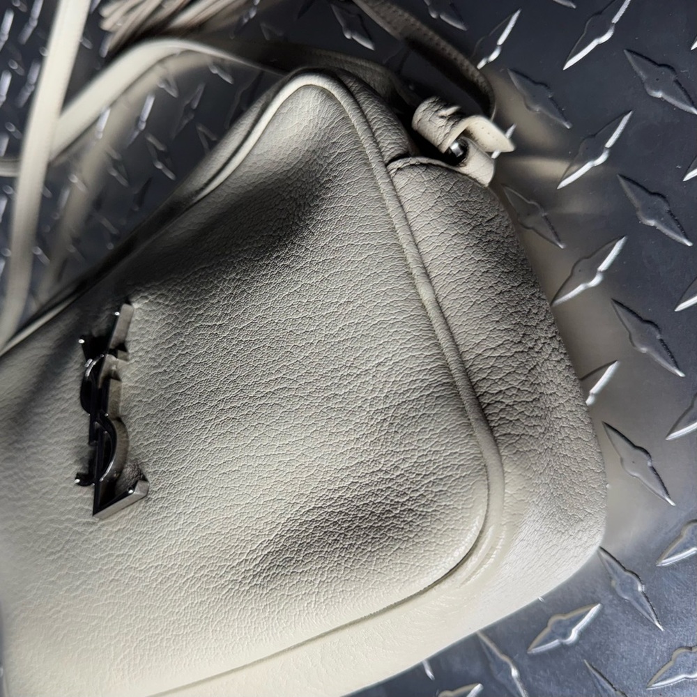 Saint Laurent YSL Lou Camera Bag in Ivory/Cream - Picture 5 of 10